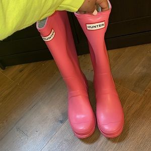 Fuchsia Hunter Rain Boots